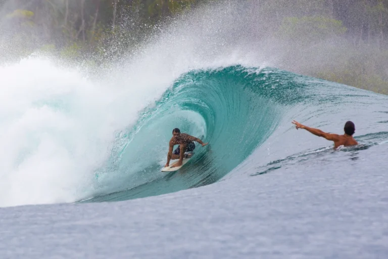 Mentawai: el mejor destino de surf en Indonesia 🌴